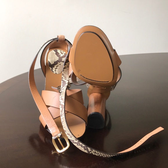 Gucci Strappy alligator print leather 9.5M Sandals - Picture 6 of 8